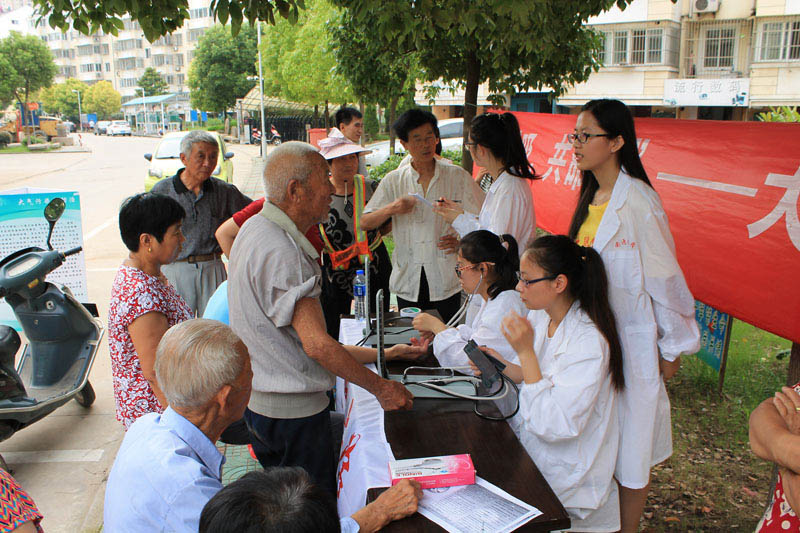 �F(tu��n)꠳ɆT���M����^(q��)����y��Ѫ�����ܵ����񂃵�ٝ�p������ϣ�����Զ��һЩ�@�ӵĻ����