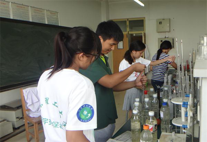 �(du��)�T���ڌ�(sh��)�(y��n)�Ҍ��ɼ��؁���ˮ���M(j��n)�Ќ�(sh��)�(y��n)����,������Ҫ����ˮ�ӵ�PH�������늌�(d��o)���������ȹ����(xi��ng)ָ��(bi��o)�ęz�y����(sh��)��(j��)�M(j��n)��̎����