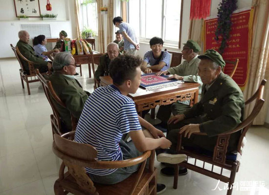 ���^�F���I(y��)���g(sh��)�W(xu��)Ժ�Ӱ��tɫС���(du��)��(l��i)���Ӱ���һ����Ժ�����ϱ���