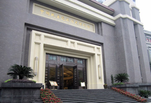 ��ǰ��������W(w��ng)ӛ�ߺ͏�(qi��ng)��Փ���W(w��ng)�ѽM�ɵġ����Қvʷӛ�����ѿ���(zh��n)Ӣ�ҡ����(d��ng)���ؑcվ��С���(du��)�������Ї������h�ɚvʷ����^���^��