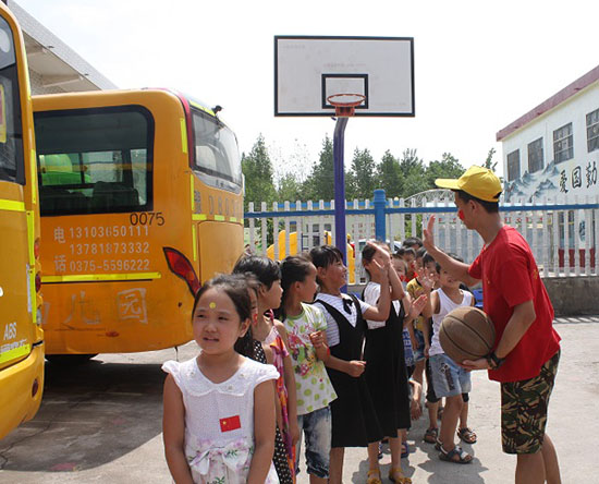 ���Ϲ��I(y��)��W(xu��)��(j��ng)���Q(m��o)�׌W(xu��)Ժ����ϵ�P�h�������ж�������������`꠵�����ʡƽ�ɽ���P�hѦ���(zh��n)���Ӝϴ���ӢС�W(xu��)�_չ֧�̻�����e�k��ӢС�W(xu��)��һ��Ȥζ�\�ӕ���׌�W(xu��)���w���W��ƥ�˾������D��־Ը�߽o�W(xu��)���ĄŃ�������