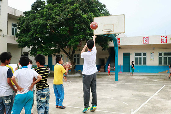 �V�|�t(y��)�ƴ�W��΢�m���ġ�����F��ڏV�|ʡ�����������(zh��n)ͬ��С�W֧�̣�־Ը�߽oͬ��С�W�W�����w���n��