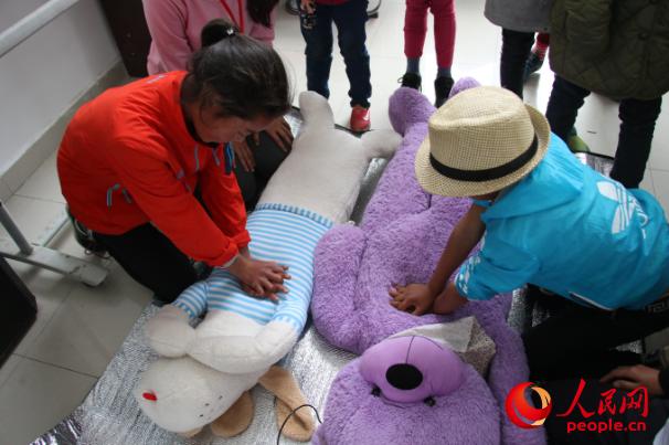 �V�|�t(y��)�ƴ�W(xu��)ů�L(f��ng)�Ї�(gu��)־Ը����(w��)�(du��)���Ĵ�ʡ�����ݿ����h�����l(xi��ng)���ʹ��_(k��i)չ����־Ը����(w��)���̺��ӂ��ƌW(xu��)�\(y��n)��(d��ng)���p���\(y��n)��(d��ng)�p������ᘌ�(du��)�\(y��n)��(d��ng)��Ҋ(ji��n)�܂���r���ڼ����Ծȼ������D�麢�ӂ����ò�ż����(x��)�ķΏ�(f��)�K�������ȼ��ȼ��ɡ����F(tu��n)�(du��)�ṩ��