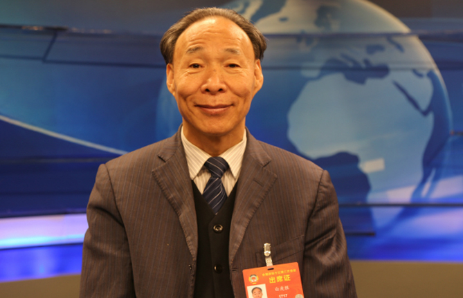 全國(guó)政協(xié)常委、中國(guó)作家協(xié)會(huì)副主席白庚勝：民族文化的保護(hù)與發(fā)展