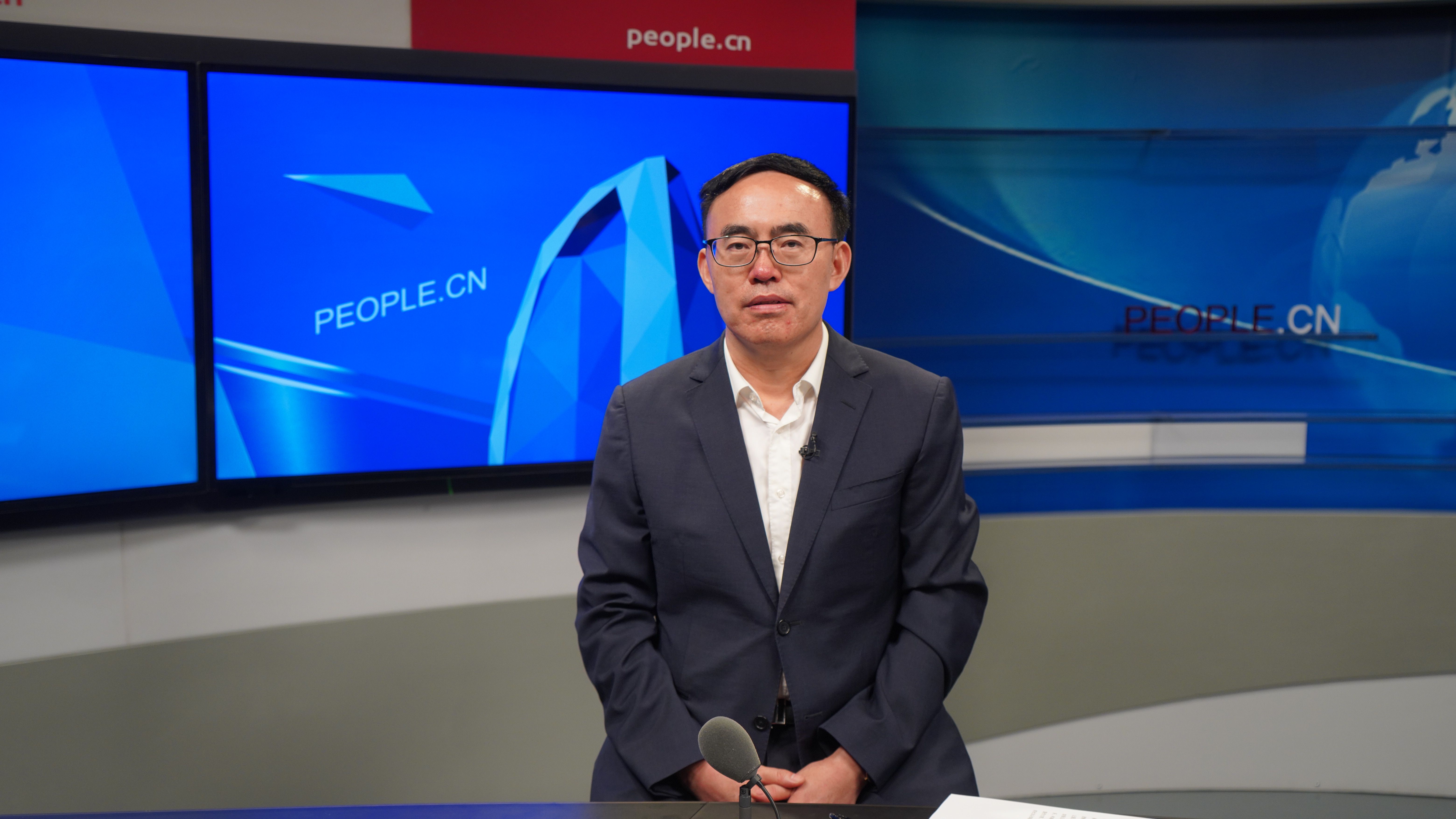 中國科學院院士、北京大學第六醫(yī)院院長陸林做客人民網(wǎng)。實習生趙晉杰攝